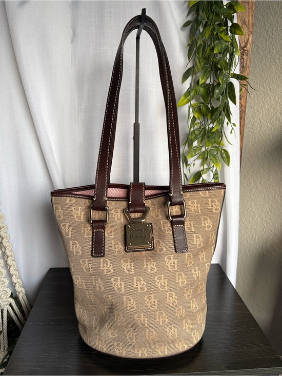 Dooney & Bourke Handbags - Vintage Dooney & Bourke Monogram Canvas Bucket Tote Bag Tan Brown 1975 Plate